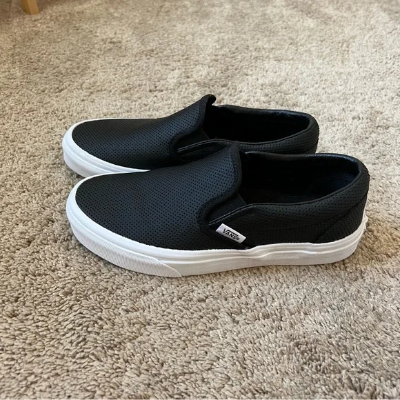 Vans Classic Slip-On Perf Leather Shoe in Black Size 6.0 - Picture 7 of 11